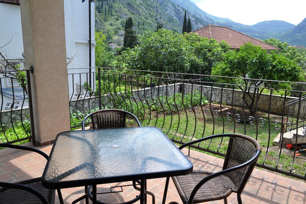 Apartments Villa Marta - Begovic Kotor Kültér fotó